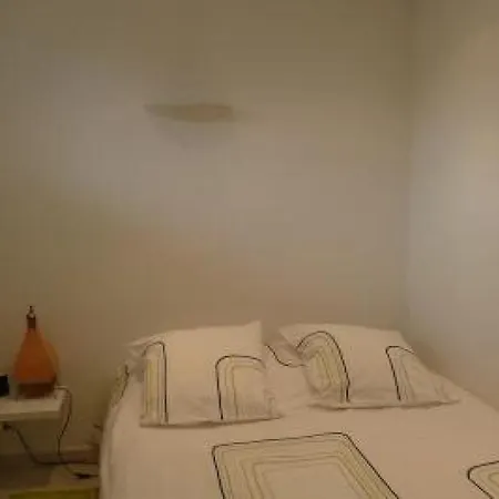 One Bedroom In Walking Distance From The Beaches And Shopping Of 878 Apartmán Cannes