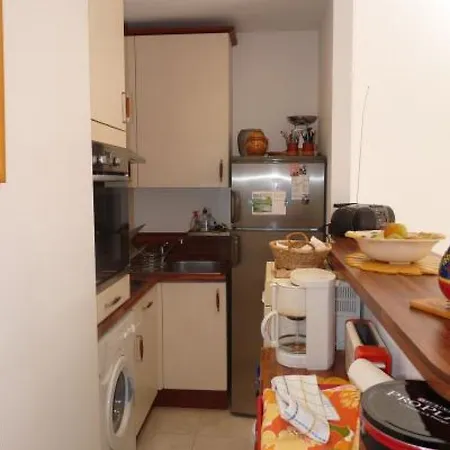 Apartmán One Bedroom In Walking Distance From The Beaches And Shopping Of 878 *